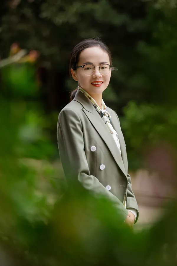 刘谷宁　专科教研组长
科学教师、官渡区教坛新秀
