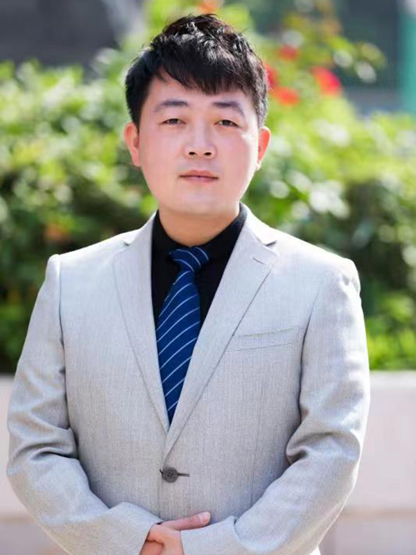 德育副校长葛成
