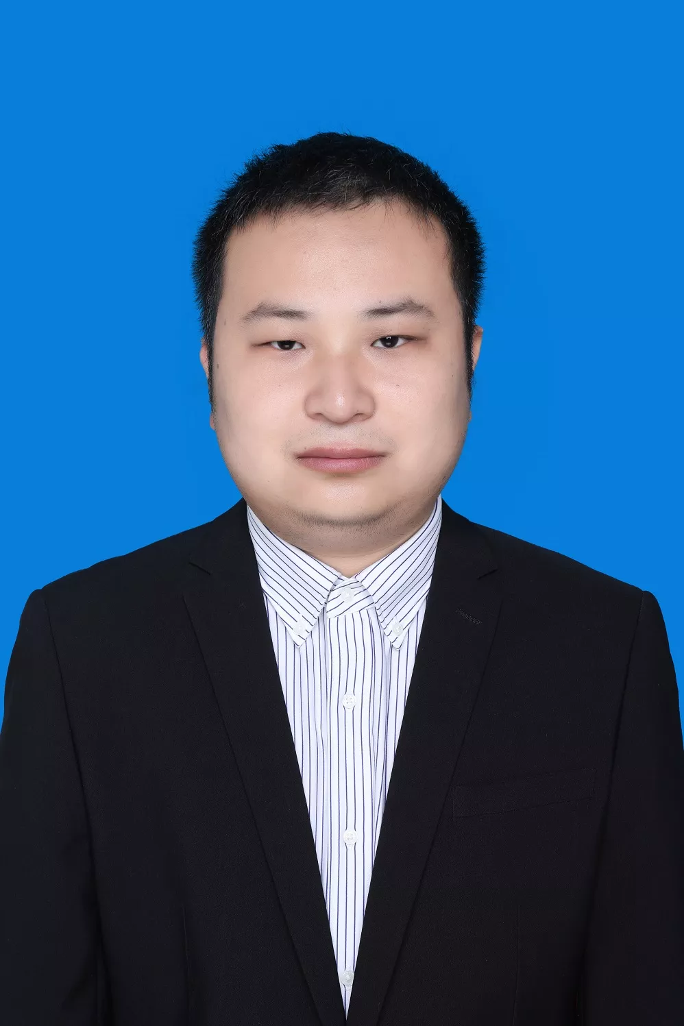 陈颜磊
高中历史老师
毕业于云南大学世界史专业，硕士研究生学历。上课认真负责教授每一位学生，上好每一节课，总结反思教学得失，能够因材施教，营造欢快严谨的课堂氛围；潜心研究高中历史地理教学大纲，结合高考命题方向的变化，连续两年押中高考历史主观题。从教以来所辅导学生多名考入中国人民大学、中国传媒大学、中央戏剧学院、北京师范大学、香港大学、香港中文大学、南开大学、中南大学、山东大学、西南大学等院校。
