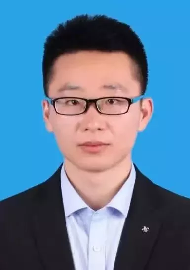 孟得涛
高中语文教师
历任官一中、云南师范大学商学院大一、昆明市二十四中语文老师，9年的语文教学积累了丰富的经验。课堂氛围轻松幽默，重点突出，深受学生喜爱。历年语文教学中，语文高分段均有130分以上的学生。