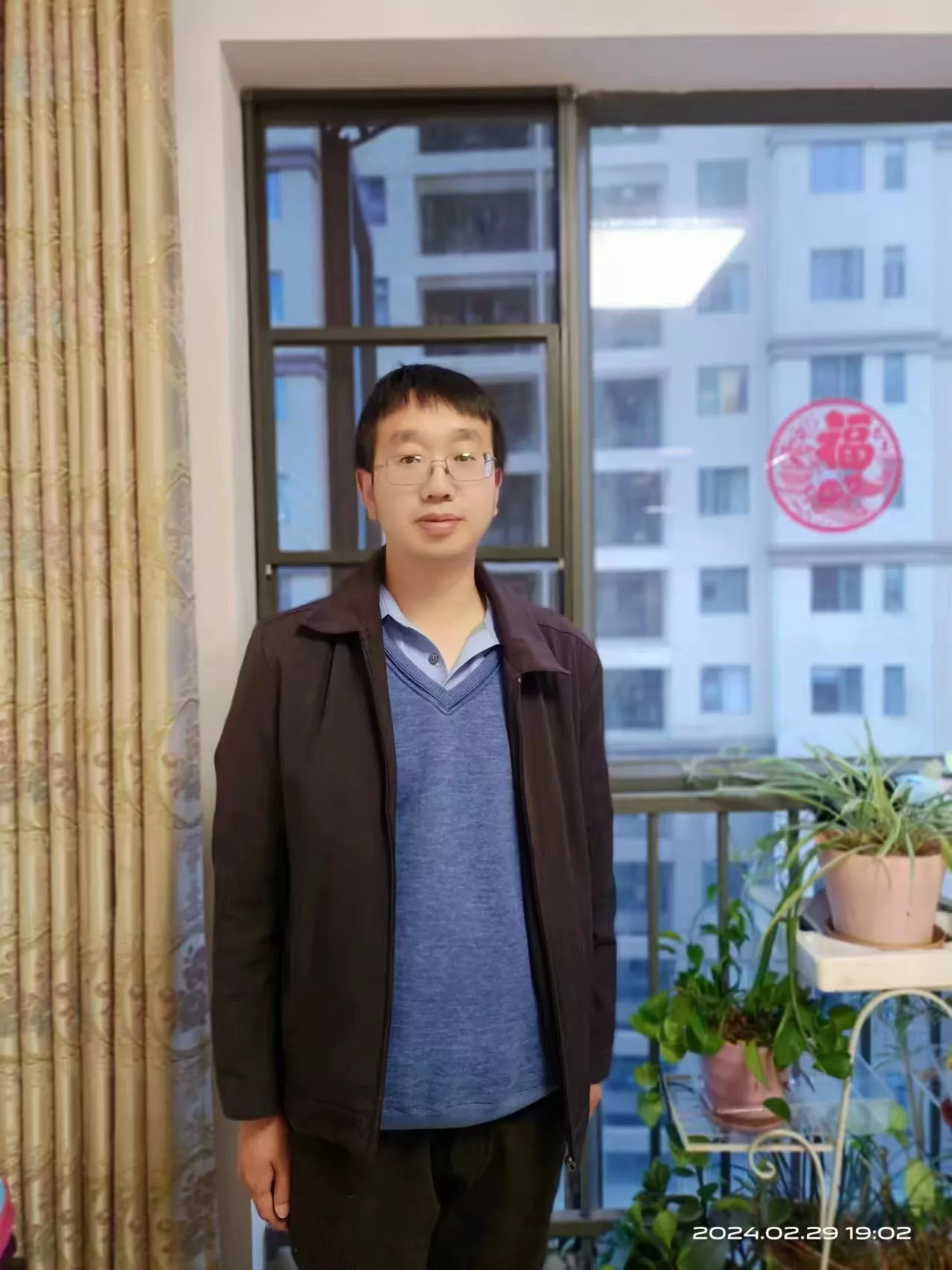 吴竹坤
高中化学教师
13年高中化学教学经验，在教学上认真备课，不断钻研；在授课中通俗易懂，帮助学生提高化学学习兴趣与同学们真诚相处，使部分学生从低分到高分甚至满分，用爱与学生沟通。