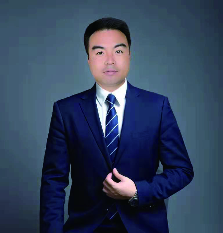杨金平
历届高三班主任、教研主任，高考志愿填报规划师，管理经验充足，对高考复读学生及艺术文化冲刺生的心理、性格特点、学习困惑、提分方法等了如指掌，能全面帮助学生快速进入学习状态保持高昂的学习热情。致力于乐趣教学、联系教学，云南省思维导图教学模式推广人之一，总结的地理知识快速记忆法深受学生喜爱。